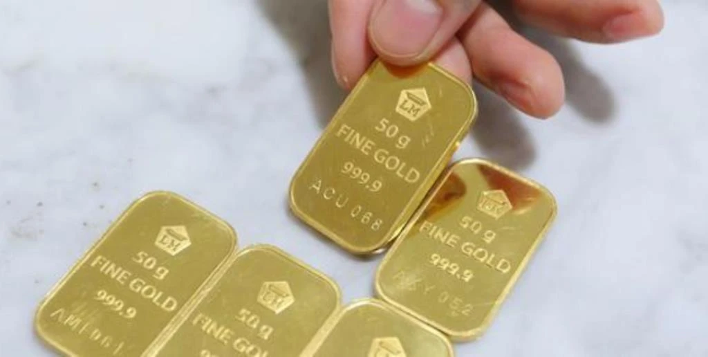 Harga Emas Hari Ini, Cek Rinciannya Di Sini Harga Emas Antam Anjlok Rp.15.000, Buyback Turun Rp.18.000