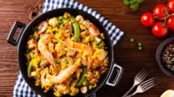 Paella: Menu Ikonik Spanyol Yang Dapat Dicoba Di Dapur Anda