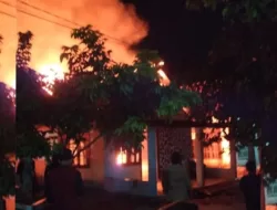 Damkar Belum Tiba, Rumah Warga Desa Padang Genteng Kaur Sudah Habis Dilahap Api