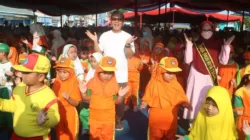 Pj Walikota Dan Istri Senam Edukasi Bersama Anak-Anak Paud