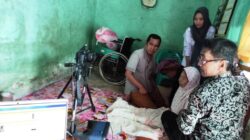 Jemput Bola, Dukcapil Kota Bengkulu Rekam Data Warga Disabilitas Di Kelurahan Kandang