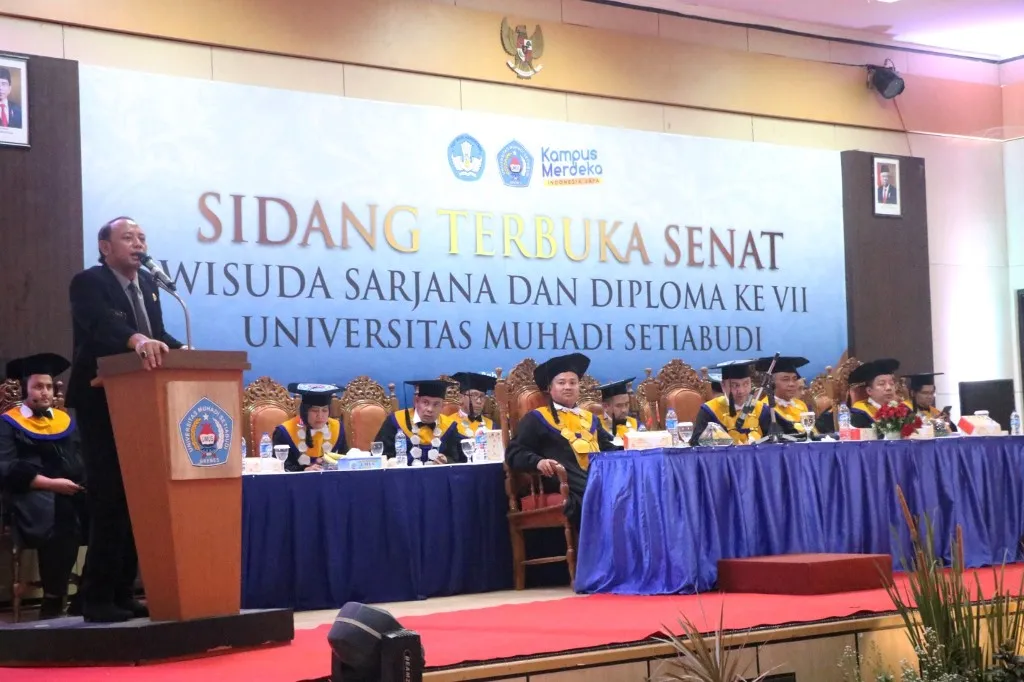 Hadir Dalam Sidang Terbuka Universitas Muhadi Setiabudi, Ini Pesan Walikota Tegal